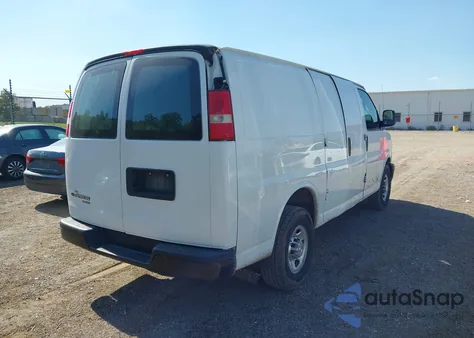 2016 Chevrolet Express 2500 Work Van z USA, uszkodzony, nr VIN 1GCWGAFF7G1116761